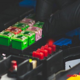 Amio - ΑΣΦΑΛΕΙΕΣ STANDARD BLADE (ΜΑΧΑΙΡΩΤΕΣ) & ΕΡΓΑΛΕΙΟ ΑΦΑΙΡΕΣΗΣ ΚΑΡΤΕΛΑ (5A/10A/15A/ 20A/25A) 10ΤΕΜ. (04341/AM) Ασφάλειες americat.gr