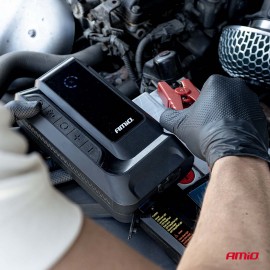 Amio - Φορητός Εκκινητής Μπαταρίας (Jump Starter) 4 σε 1 με ενσωματωμένο Κομπρεσέρ Αέρα, Powerbank και Φακό LED τάση λειτουργίας 12V με χωρητικότητα 12Ah και μέγιστο ρεύμα εκκίνησης 1600A για Επιβατικά Αυτοκίνητα - 1 τεμ. (04677/AM) Εκκινητές Μπαταρίας am
