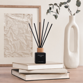 Fresso - Αρωματικό Χώρου με Στικ Cadence 100 ml Premium Home Reed Diffuser με FlowScent, Μαύρο Γυάλινο Μπουκάλι και Μαύρα Στικ από Fiberglass - 1 Τεμ. (390006/FRE) Αρωματικά americat.gr