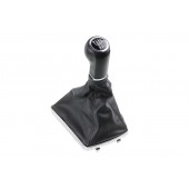 ΠΟΜΟΛΟ ΤΑΧΥΤΗΤΩΝ ΣΕ ΜΑΥΡΟ/ΑΣΗΜΙ ΧΡΩΜΑ ΜΕ ΕΝΔΕΙΞΗ 5 ΤΑΧΥΤΗΤΩΝ ΚΑΙ ΦΟΥΣΚΑ ΤΑΧΥΤΗΤΩΝ ΜΑΥΡΗ ΓΙΑ OPEL CORSA D 2006+ - 1 τεμ. Πόμολα Ταχυτήτων americat.gr