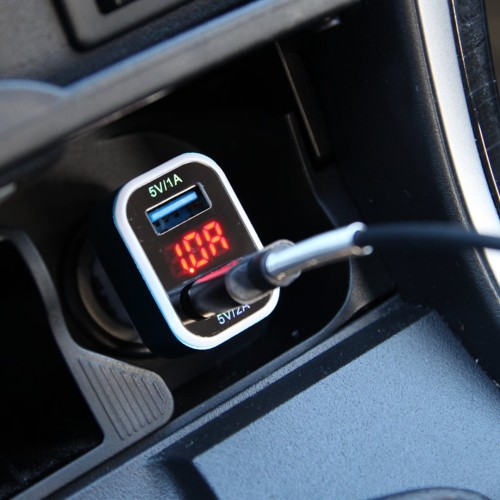 Amio - Φορτιστής Αυτοκινήτου USB Dual με Βολτόμετρο και Ένδειξη Κατανάλωσης τάση λειτουργίας 12-24V απόδοσης 3A για Επιβατικά Αυτοκίνητα και Φορτηγά - 1 τεμ. (01028/AM)