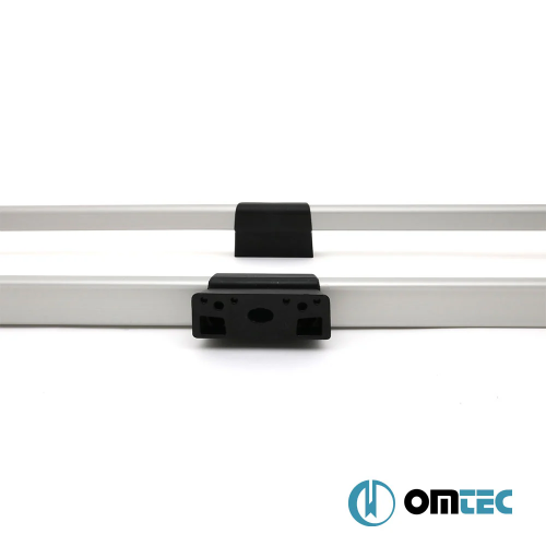 Omtec - Παράλληλες Μπάρες Οροφής Διαιρούμενες για Nissan NV200 2010 > / Chevrolet City Express 2015 > από Αλουμίνιο σε Ασημί Χρώμα και Μέγιστο Βάρος Φορτίου 75 kg - 2 τεμ. (D5035933/OM)