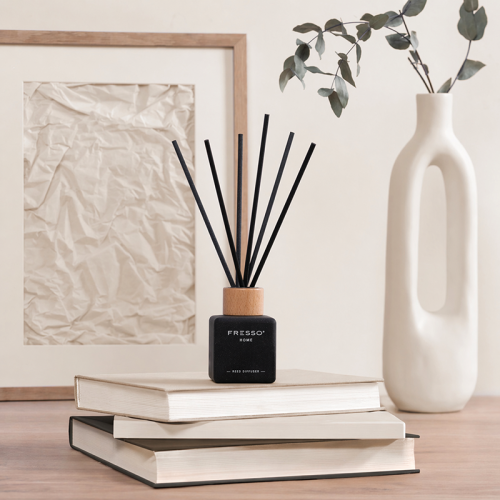 Fresso - Αρωματικό Χώρου με Στικ Molise 100 ml Premium Home Reed Diffuser με FlowScent, Μαύρο Γυάλινο Μπουκάλι και Μαύρα Στικ από Fiberglass - 1 Τεμ. (390020/FRE)