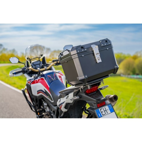 Lampa – Βαλιτσάκι Μοτοσυκλέτας T-Box 45L Μαύρο για Μεγαλύτερη Χωρητικότητα και Ασφαλή Μεταφορά Εξοπλισμού με Σύστημα Γρήγορης Απελευθέρωσης – 1 Τεμ. (9166.7-LM)