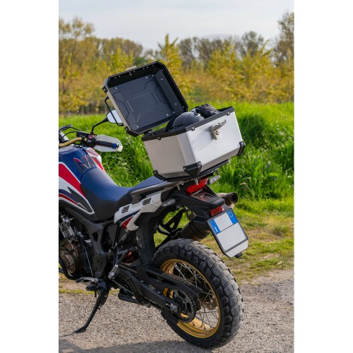 Lampa – Βαλιτσάκι Μοτοσυκλέτας T-Box 45L Ασημί για Άνετη Μεταφορά Εξοπλισμού με Σύστημα Γρήγορης Απελευθέρωσης – 1 Τεμ. (9166.8-LM)