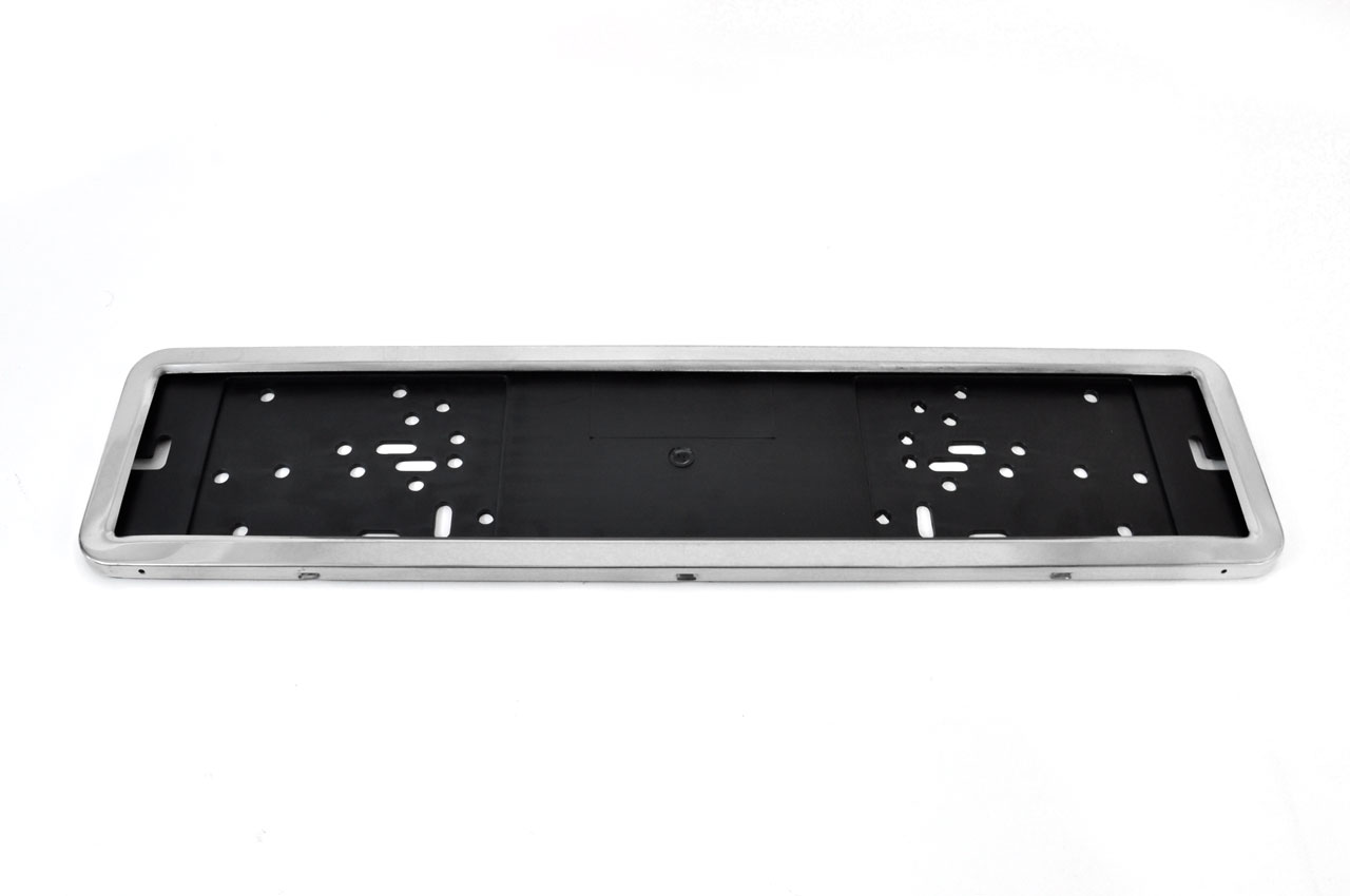 Amio - Πλαστικό Πλαίσιο Πινακίδας Κυκλοφορίας Inox Silver Εφέ Κουμπωτό με Τελάρο 53 x 12 cm για Εμπρός και Πίσω Πινακίδα Αυτοκινήτου - 1 τεμ. (01300/AM)