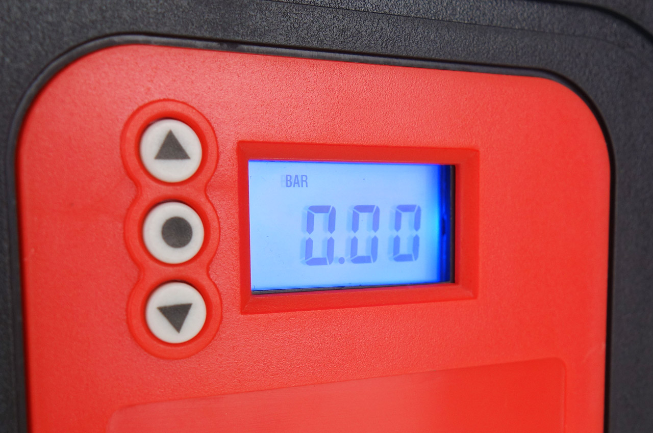 AMIO - Κομπρεσερ Αερα Ελαστικων Ψηφιακο 12V 150PSI 10BAR Με LED Φακο & Καλωδιο 300CM - 1 Τεμ. (02380/AM) - Thumbnail 4