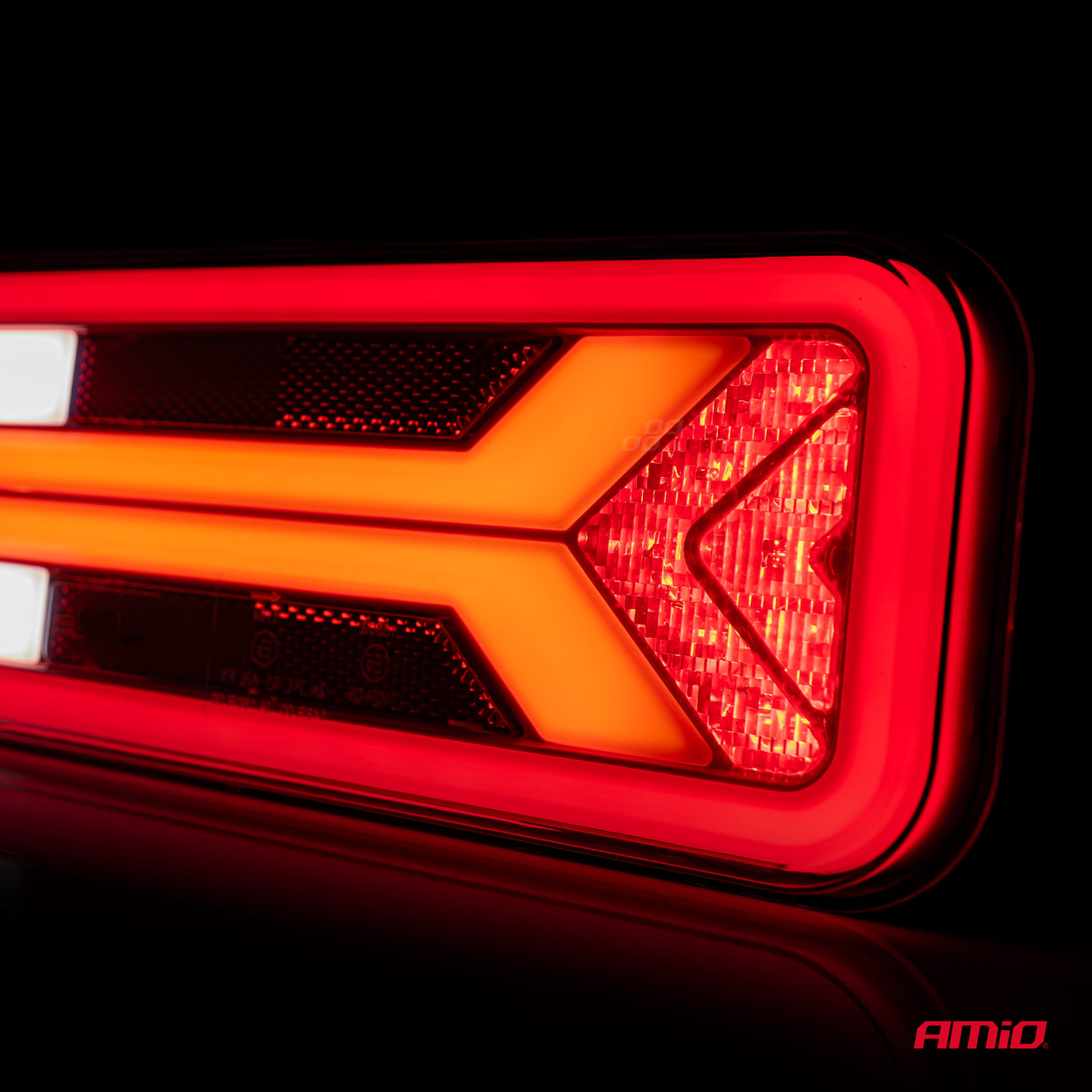 AMIO - Φαναρι Τρειλερ / Φορτηγου Πισω 10-30V Dynamic LED 5 Χρησεων Δεξι 305X140X35 Mm RCL-09-R - 1 Τεμ. (03576/AM) - Thumbnail 3