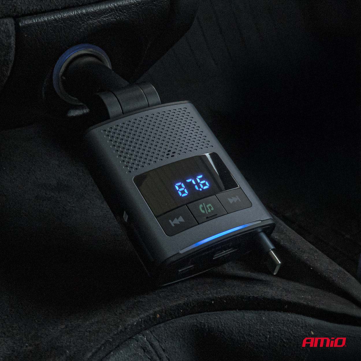 AMIO - Fm Transmitter Αυτοκινήτου 12/24V Με 1XUSB Type-a, 1XUSB Type-c Και Ενσωματωμένο Καλώδιο Φόρτισης Type-c - 1 Τεμ. (04656/AM) - Thumbnail 3