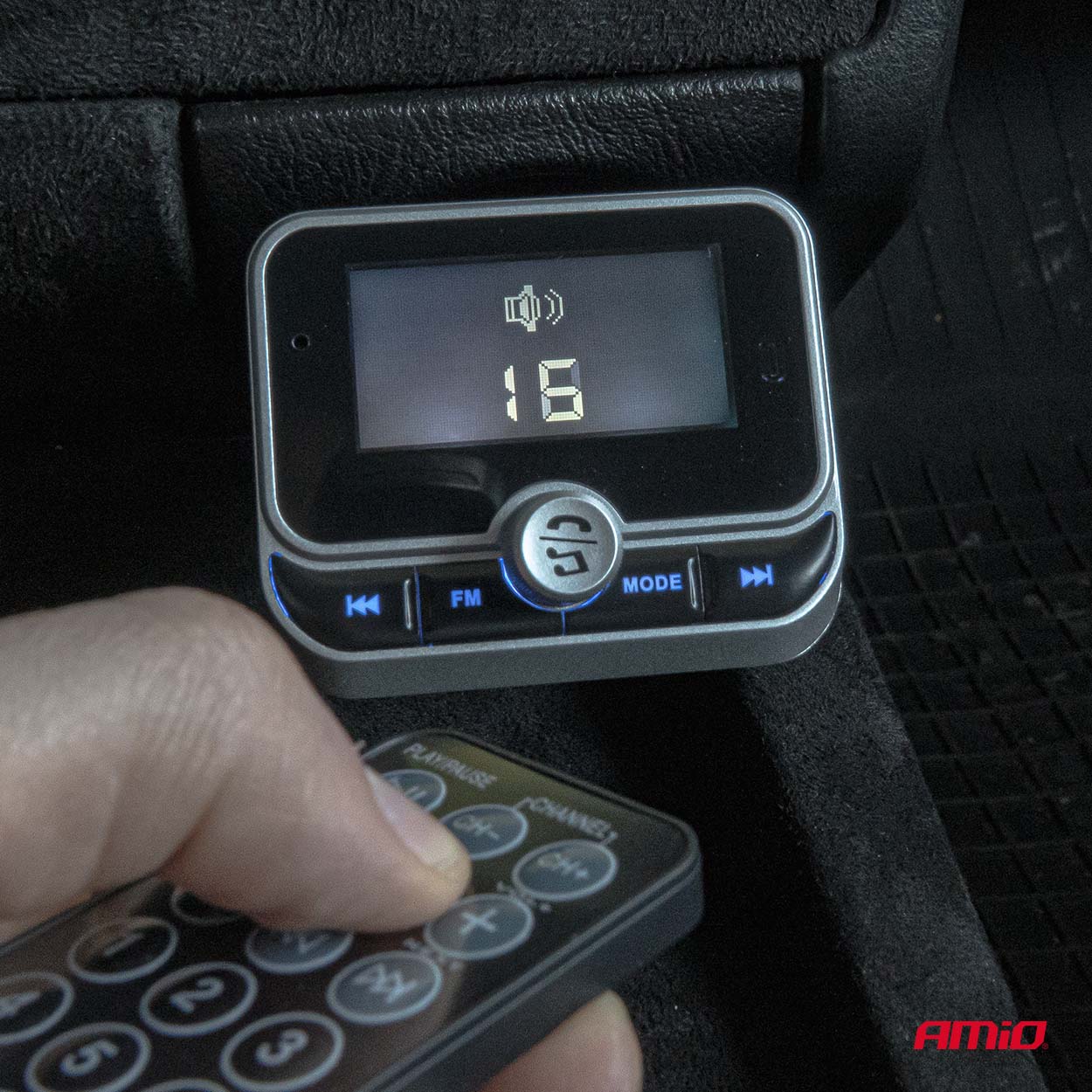AMIO - Fm Transmitter Αυτοκινήτου 12/24V Με 1XUSB Type-a, 1XUSB Type-c Και Τηλεχειριστήριο - 1 Τεμ. (04657/AM) - Thumbnail 4