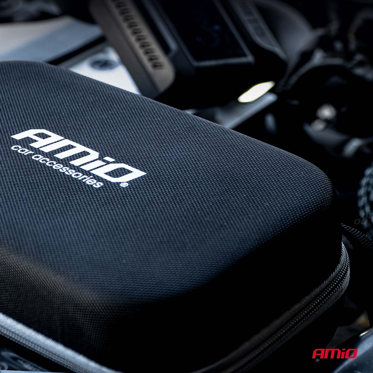 AMIO - Φορητός Εκκινητής Μπαταρίας (jump Starter) 4 Σε 1 Με Ενσωματωμένο Κομπρεσέρ Αέρα, Powerbank Και Φακό LED Τάση Λειτουργίας 12V Με Χωρητικότητα 12AH Και Μέγιστο Ρεύμα Εκκίνησης 1600A Για Επιβατικά Αυτοκίνητα - 1 Τεμ. (04677/AM) - Thumbnail 10