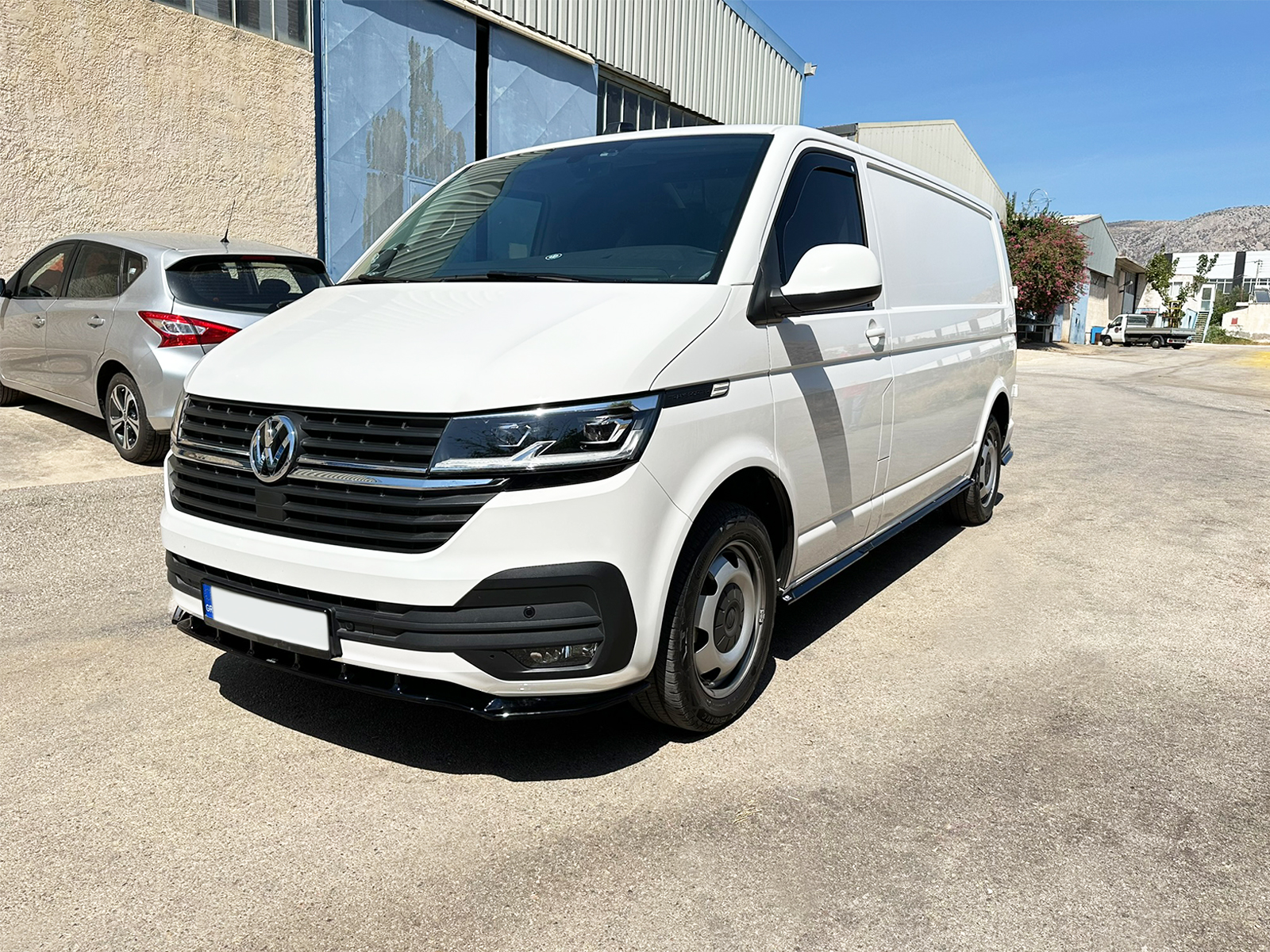 MOTORDROME - Εμπρός Σπλίτερ V.2 Για Volkswagen T6.1 Standard Bumper - 1 Τεμ.  (K168-002) - Thumbnail 4