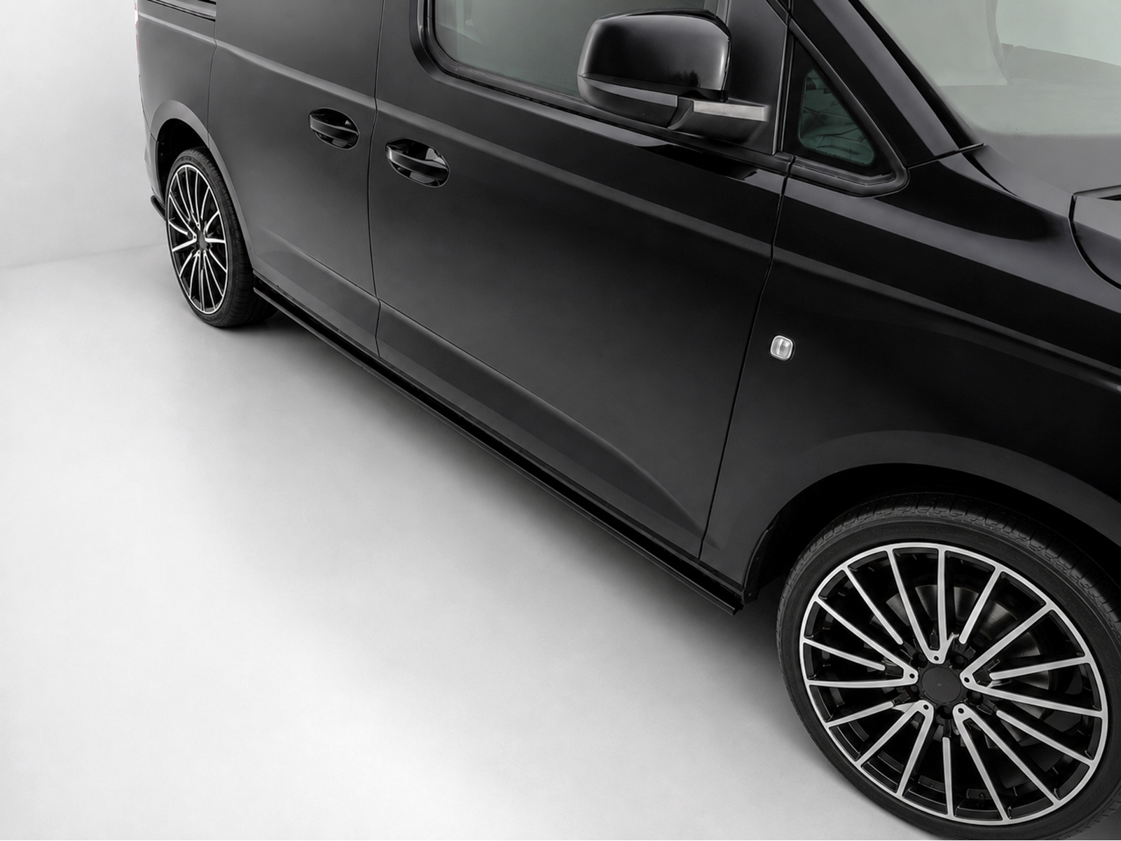 MOTORDROME - Επιπρόσθετα Μαρσπιέ Κοντά Για Volkswagen Caddy MK5 / Ford Transit Connect L1 MK3 - 1 Σετ. (K172-005) - Thumbnail 2