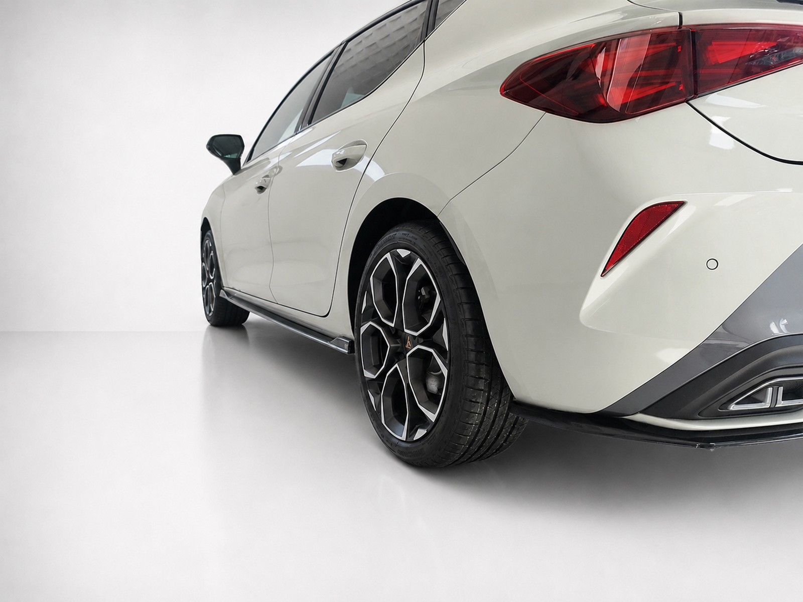 Motordrome - Επιπρόσθετα Μαρσπιέ V.2 για Seat Leon Mk4 FR / Cupra Leon Mk1 - 1 Σετ. (K220-002)